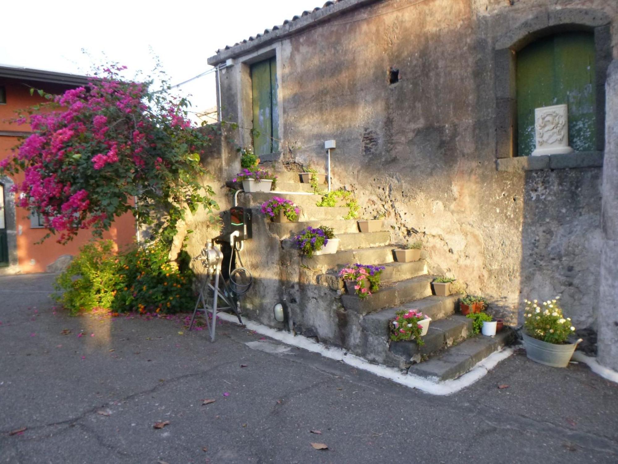 Baglio Delle Rose Bed & Breakfast จาร์เร ภายนอก รูปภาพ