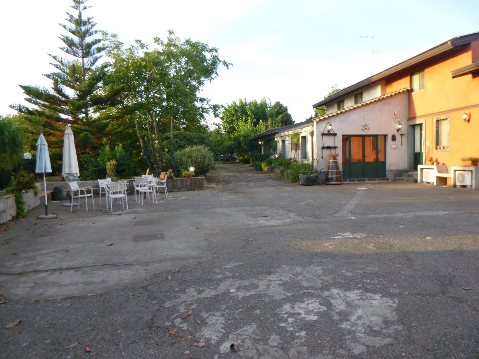 Baglio Delle Rose Bed & Breakfast จาร์เร ภายนอก รูปภาพ